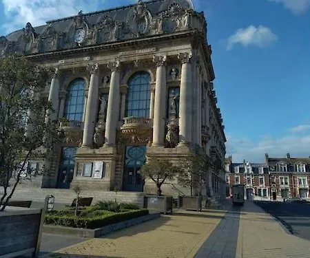 Les Secrets Des Loges Bed and breakfast Calais