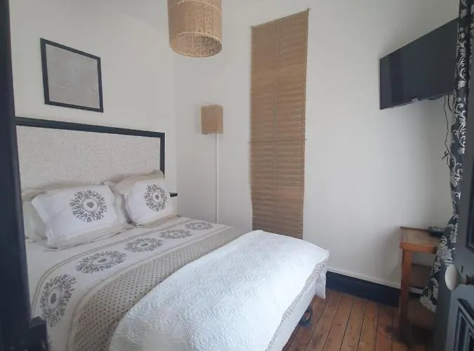 Les Secrets Des Loges Bed & Breakfast